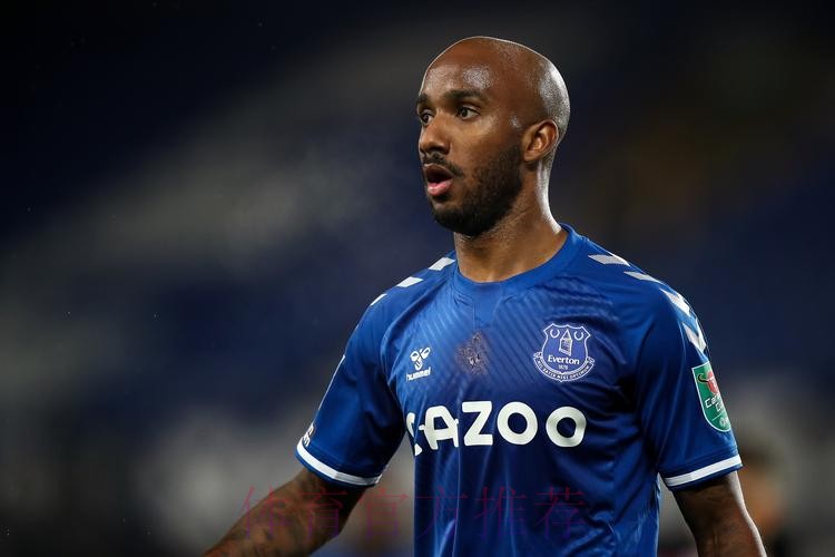 埃弗顿对伊斯科感兴趣 贝尼特斯非常欣赏他 埃弗顿对伊斯科感兴趣 贝尼特斯非常欣赏他